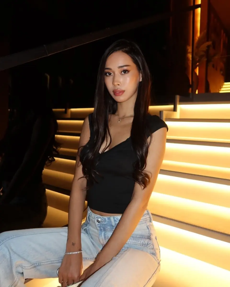 Аиша escort in Алматы