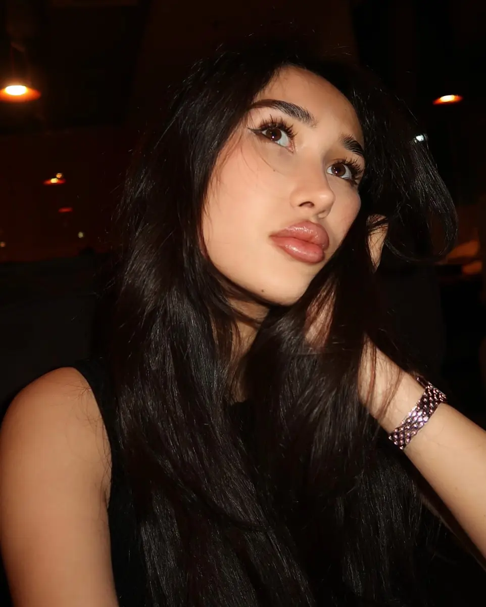 Акнур escort in Алматы