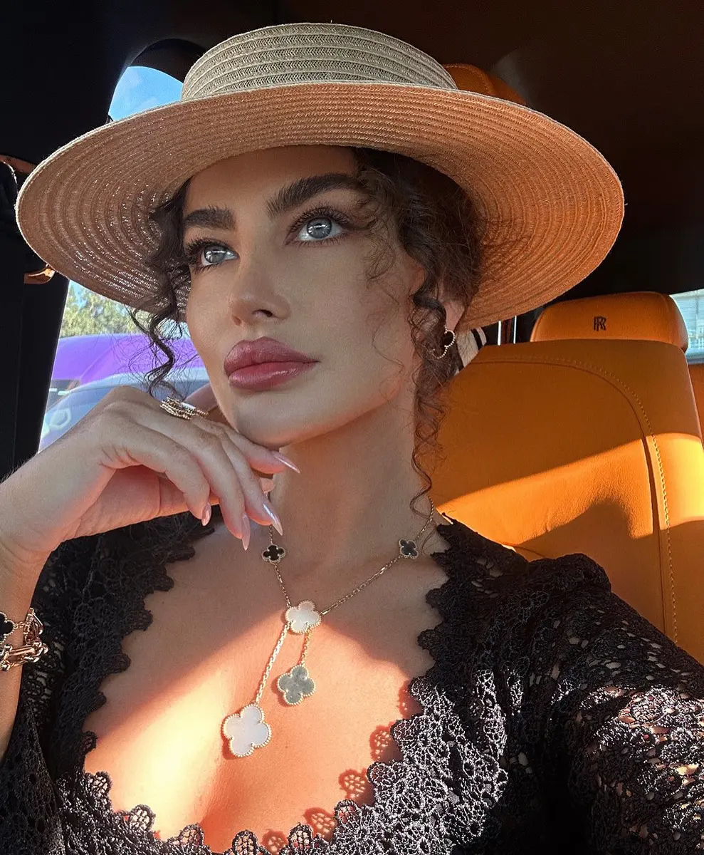 Аружан escort in Алматы