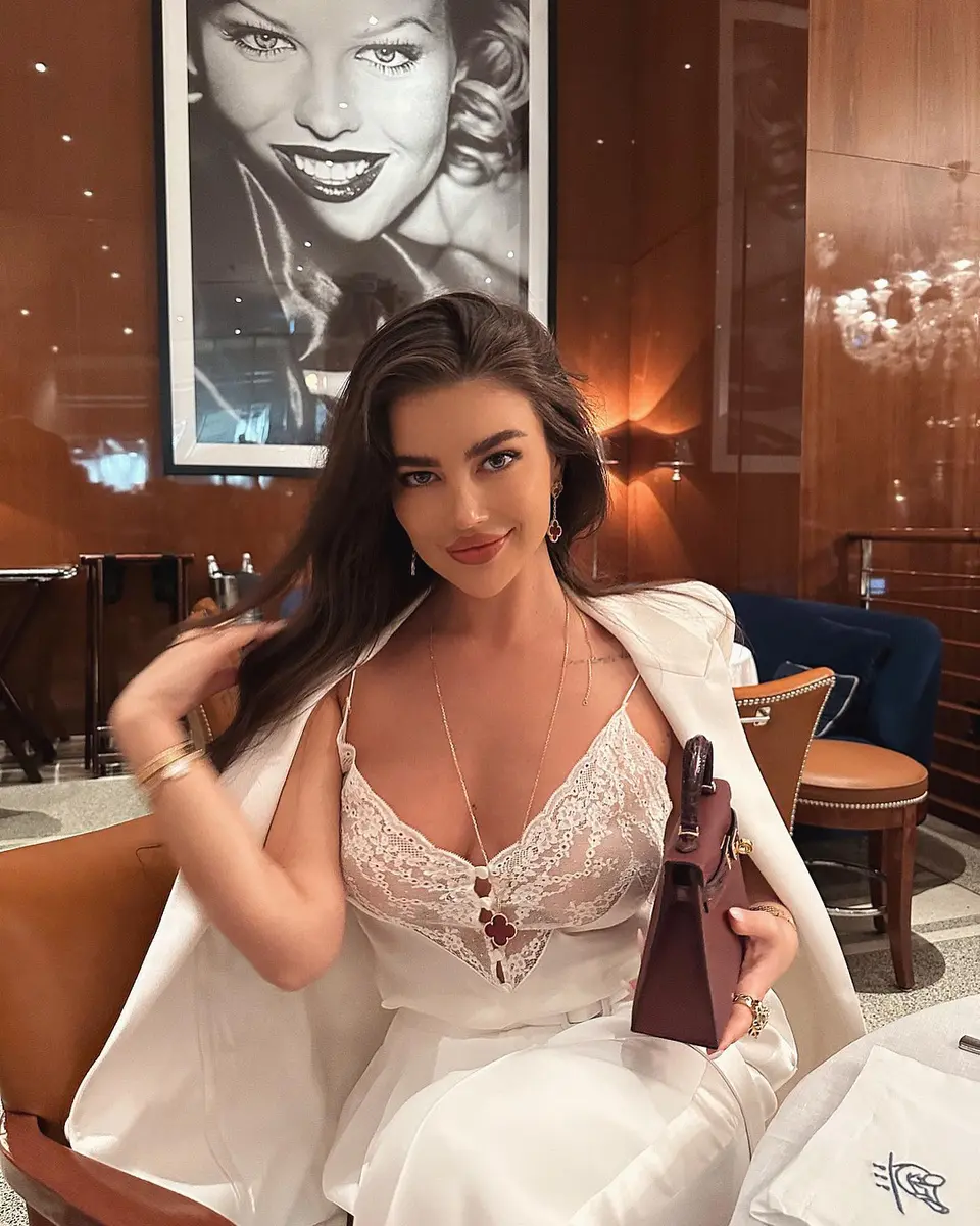 Аружан escort in Алматы
