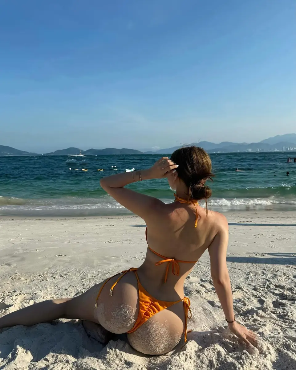 Хана escort in Алматы