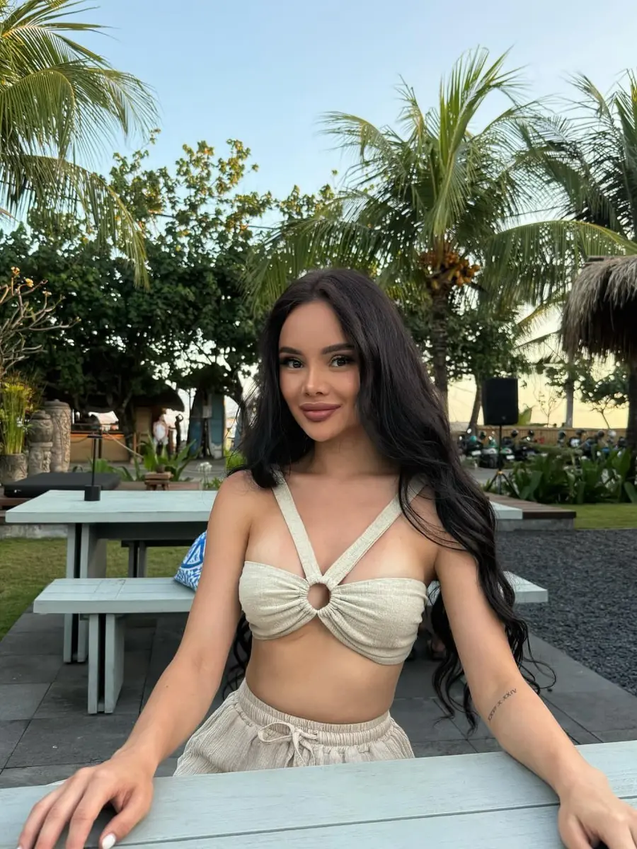Люси escort in Алматы