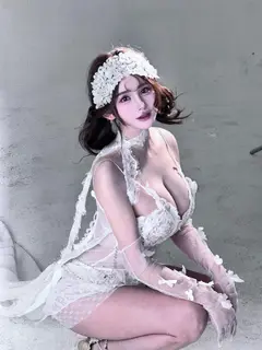 Май escort in Алматы